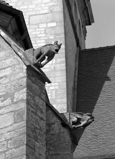 Chevet : détail de deux gargouilles. © Région Bourgogne-Franche-Comté, Inventaire du patrimoine
