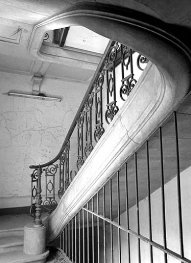 Escalier des bureaux (extrémité occidentale). © Région Bourgogne-Franche-Comté, Inventaire du patrimoine