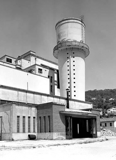 Centrale frigorifique et château d'eau. © Région Bourgogne-Franche-Comté, Inventaire du patrimoine