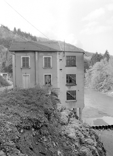 Façade postérieure de la centrale. © Région Bourgogne-Franche-Comté, Inventaire du patrimoine