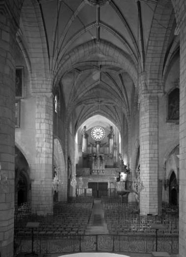 Intérieur : vue de la nef depuis le choeur. © Région Bourgogne-Franche-Comté, Inventaire du patrimoine