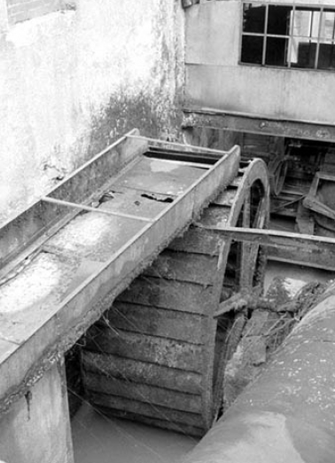 Roue hydraulique verticale. © Région Bourgogne-Franche-Comté, Inventaire du patrimoine