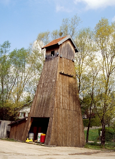 Chevalement du puits n° 7. © Région Bourgogne-Franche-Comté, Inventaire du patrimoine Chevalement du puits n° 7. © Région Bourgogne-Franche-Comté, Inventaire du patrimoine