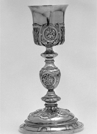 Le calice. © Région Bourgogne-Franche-Comté, Inventaire du patrimoine Le calice. © Région Bourgogne-Franche-Comté, Inventaire du patrimoine