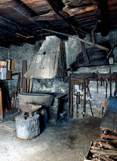 Vue générale de l'intérieur de la forge. © Région Bourgogne-Franche-Comté, Inventaire du patrimoine