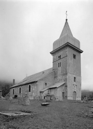 Extérieur : façade occidentale et face nord. © Région Bourgogne-Franche-Comté, Inventaire du patrimoine Extérieur : façade occidentale et face nord. © Région Bourgogne-Franche-Comté, Inventaire du patrimoine