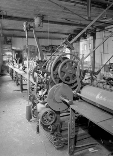 Système moteur : partie arrière vue de la droite. © Région Bourgogne-Franche-Comté, Inventaire du patrimoine