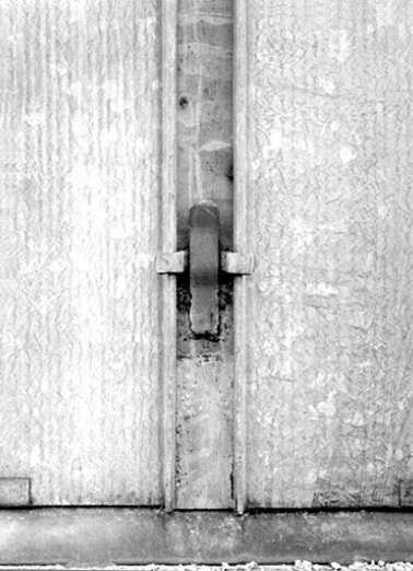 Atelier de fabrication (K) : système de fixation des panneaux métalliques. © Région Bourgogne-Franche-Comté, Inventaire du patrimoine