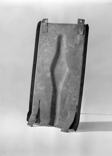 Tuile métallique Fillod brevetée : face inférieure. © Région Bourgogne-Franche-Comté, Inventaire du patrimoine