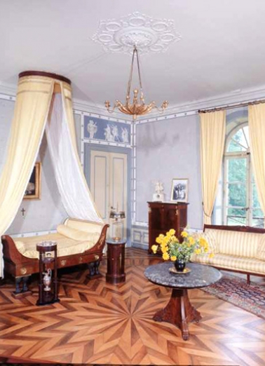Intérieur : chambre dite de Monseigneur, partie gauche avec fenêtre. © Région Bourgogne-Franche-Comté, Inventaire du patrimoine