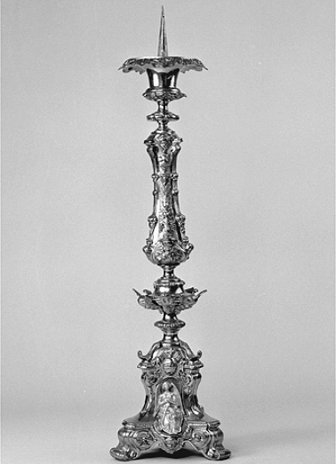 Vue d'un chandelier, de face. © Région Bourgogne-Franche-Comté, Inventaire du patrimoine