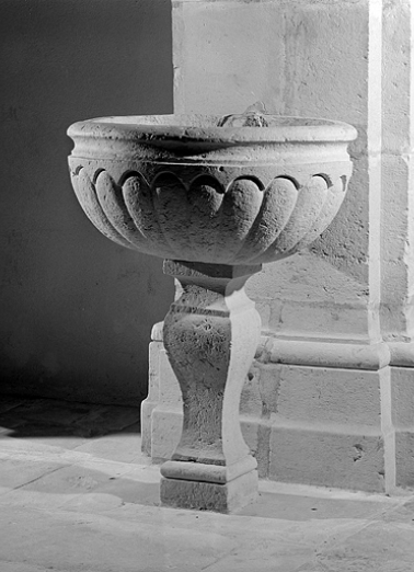 Vue d'un bénitier. © Région Bourgogne-Franche-Comté, Inventaire du patrimoine