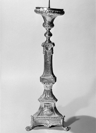 Vue du chandelier d'autel. © Région Bourgogne-Franche-Comté, Inventaire du patrimoine