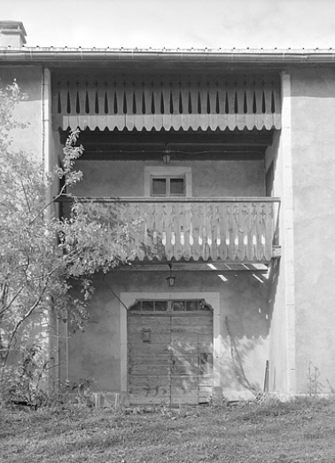 Galerie centrale sur la façade antérieure. © Région Bourgogne-Franche-Comté, Inventaire du patrimoine