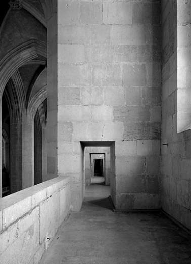Vue de la coursière du collatéral sud à partir de la troisième travée. © Région Bourgogne-Franche-Comté, Inventaire du patrimoine