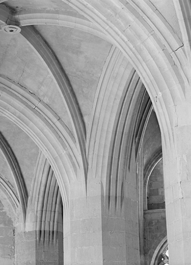 Retombées des nervures des voûtes des septième et huitième travées du collatéral nord. © Région Bourgogne-Franche-Comté, Inventaire du patrimoine