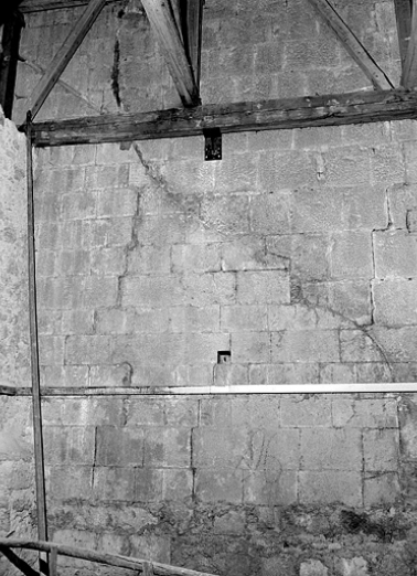 Revers de l'aileron nord de la façade. © Région Bourgogne-Franche-Comté, Inventaire du patrimoine