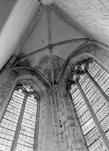 Baies de l'ancienne chapelle de Neuville. © Région Bourgogne-Franche-Comté, Inventaire du patrimoine
