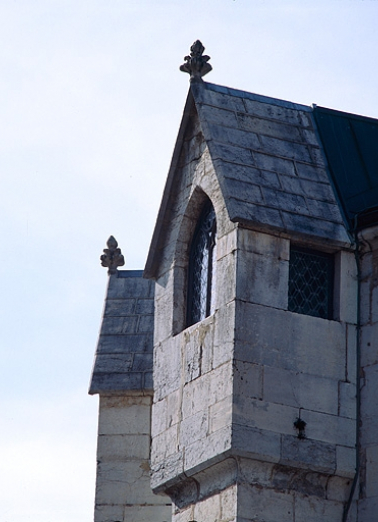Détail de l'échauguette de l'abside, au nord de la travée axiale. © Région Bourgogne-Franche-Comté, Inventaire du patrimoine