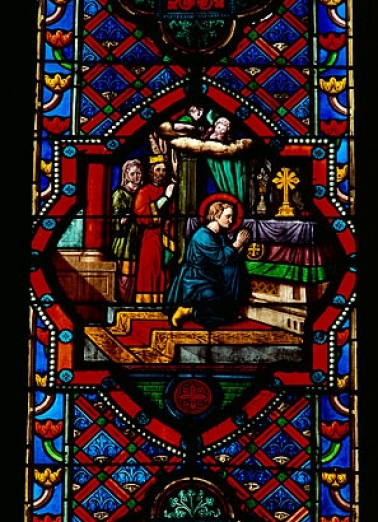 Détail de la baie 4 : saint Claude enfant priant dans l'oratoire du château de son père. © Région Bourgogne-Franche-Comté, Inventaire du patrimoine Détail de la baie 4 : saint Claude enfant priant dans l'oratoire du château de son père. © Région Bourgogne-Franche-Comté, Inventaire du patrimoine