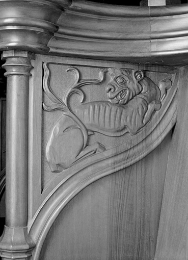 Parclose à gauche de la neuvième stalle haute. © Région Bourgogne-Franche-Comté, Inventaire du patrimoine