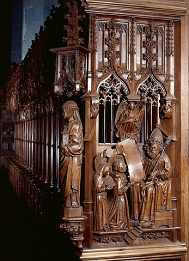 Jouée haute est : saint Romain et saint Lupicin recevant une charte de donation des mains du roi Chilpéric. © Région Bourgogne-Franche-Comté, Inventaire du patrimoine