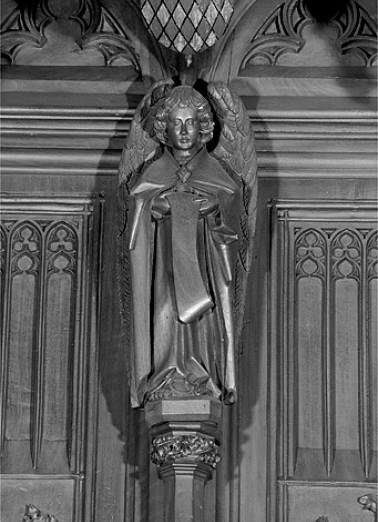 Vue de la douzième statuette interdorsale. © Région Bourgogne-Franche-Comté, Inventaire du patrimoine