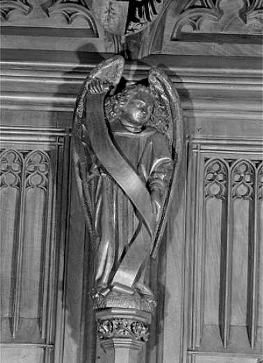 Vue de la deuxième statuette interdorsale. © Région Bourgogne-Franche-Comté, Inventaire du patrimoine