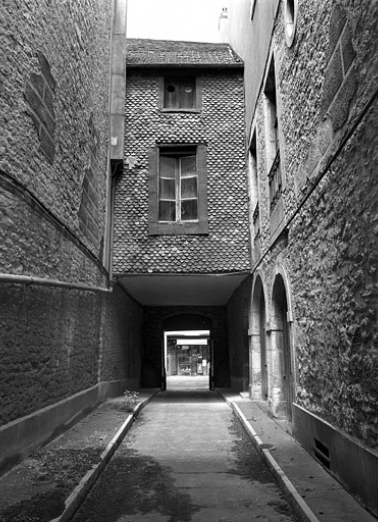 Passage cocher depuis la cour. © Région Bourgogne-Franche-Comté, Inventaire du patrimoine