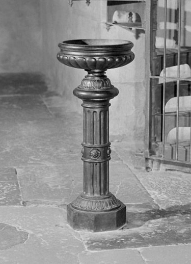 Vue générale d'un bénitier. © Région Bourgogne-Franche-Comté, Inventaire du patrimoine