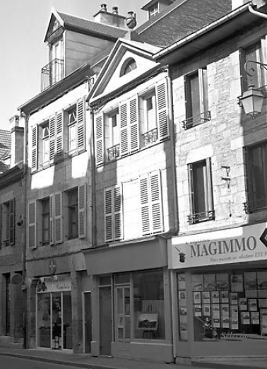 Façade antérieure de trois quarts droit. © Région Bourgogne-Franche-Comté, Inventaire du patrimoine Façade antérieure de trois quarts droit. © Région Bourgogne-Franche-Comté, Inventaire du patrimoine