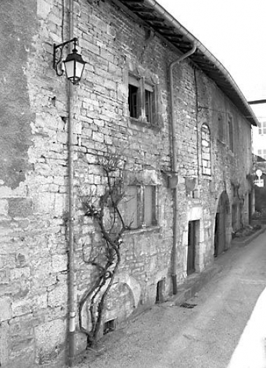 Façade antérieure de trois quarts gauche. © Région Bourgogne-Franche-Comté, Inventaire du patrimoine Façade antérieure de trois quarts gauche. © Région Bourgogne-Franche-Comté, Inventaire du patrimoine