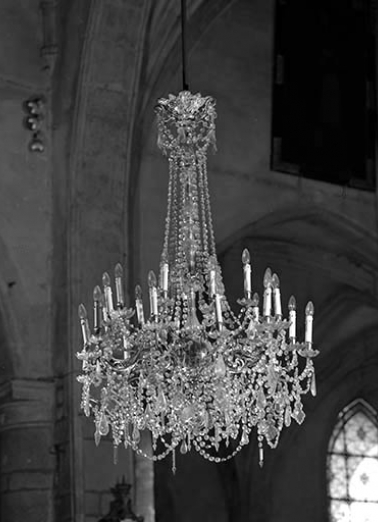 Vue d'ensemble d'un lustre. © Région Bourgogne-Franche-Comté, Inventaire du patrimoine