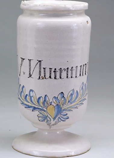 Vue générale d'un albarello. © Région Bourgogne-Franche-Comté, Inventaire du patrimoine