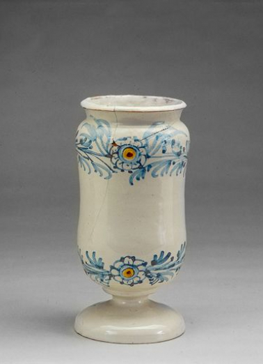 Vue d'un albarello sans inscription. © Région Bourgogne-Franche-Comté, Inventaire du patrimoine