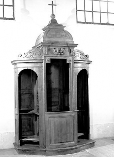 Vue d'un confessionnal. © Région Bourgogne-Franche-Comté, Inventaire du patrimoine