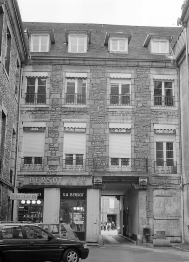 Façade antérieure du corps de logis sur cour : vue d'ensemble. © Région Bourgogne-Franche-Comté, Inventaire du patrimoine