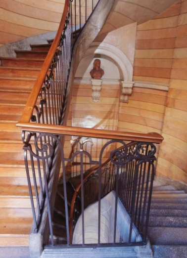 Escalier d'honneur : vue d'ensemble depuis le premier palier. © Région Bourgogne-Franche-Comté, Inventaire du patrimoine
