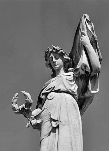 La statue, partie supérieure. © Région Bourgogne-Franche-Comté, Inventaire du patrimoine