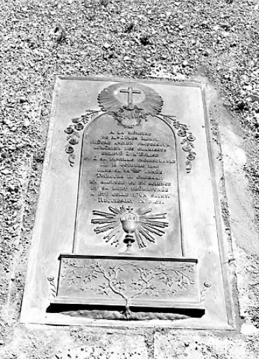 La pierre tombale. © Région Bourgogne-Franche-Comté, Inventaire du patrimoine