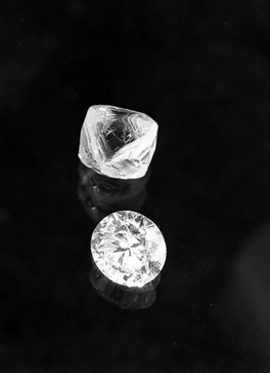 Diamant brut et diamant taillé. © Région Bourgogne-Franche-Comté, Inventaire du patrimoine