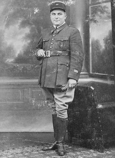 Portrait en pied de Jean Ropp. © Région Bourgogne-Franche-Comté, Inventaire du patrimoine