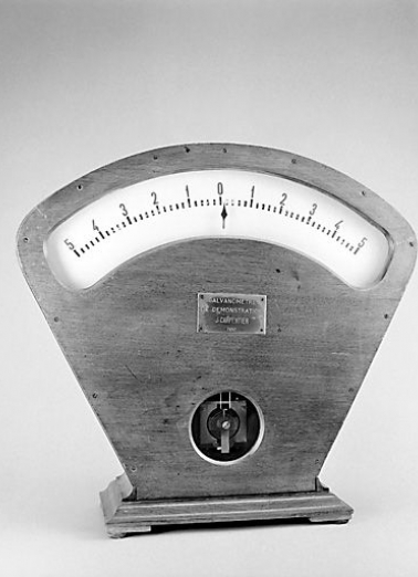 Face avant. © Région Bourgogne-Franche-Comté, Inventaire du patrimoine