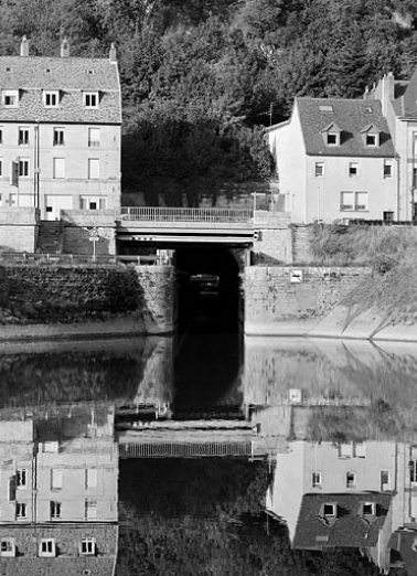 Porte de garde et extrémité amont. © Région Bourgogne-Franche-Comté, Inventaire du patrimoine