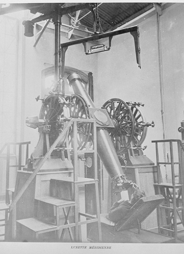 Lunette méridienne [vue d'ensemble avec un astronome en position sur le siège], 1892. © Région Bourgogne-Franche-Comté, Inventaire du patrimoine