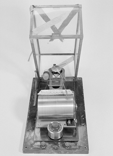 Vue d'ensemble, caisse vitrée levée. © Région Bourgogne-Franche-Comté, Inventaire du patrimoine