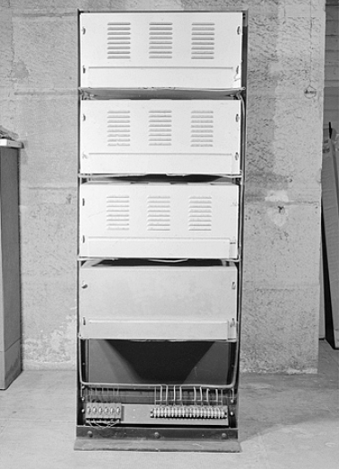 Dispositif de comparaison : face arrière, caches en place. © Région Bourgogne-Franche-Comté, Inventaire du patrimoine Dispositif de comparaison : face arrière, caches en place. © Région Bourgogne-Franche-Comté, Inventaire du patrimoine