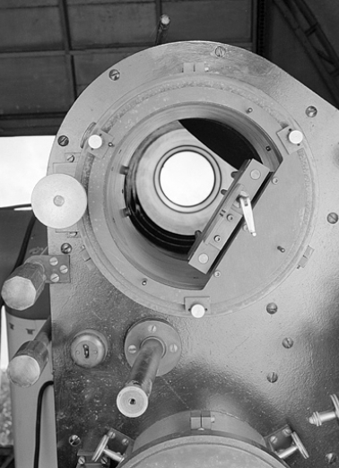 Partie oculaire d'une des deux lunettes photographiques. © Région Bourgogne-Franche-Comté, Inventaire du patrimoine