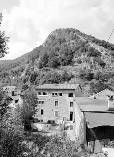 Immeuble avec atelier (19e siècle) au n° 39 rue de la République : fenêtres lunetières. Immeuble (AD 47) : façade postérieure. © Région Bourgogne-Franche-Comté, Inventaire du patrimoine