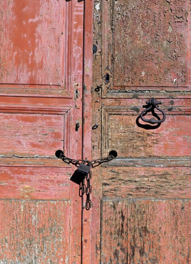 Entrée principale : détail des vantaux. © Région Bourgogne-Franche-Comté, Inventaire du patrimoine